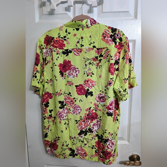 Urban Outfitters Size L Lime Green Floral Shirt - Picture 3 of 3
